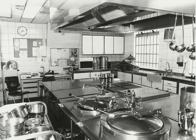 B-1814XXXIII De keuken van het in mei 1993 gesloopte Huis van Bewaring staande tussen de Blauwedijk en de ...