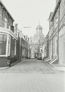 B-1851 Gezicht in de Schuitvlotstraat vanaf de Rotterdamsekaai te Middelburg