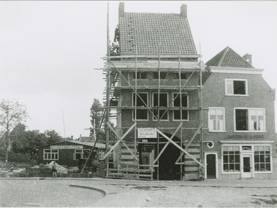 B-1871 De bouw van garage Blaas aan de Markt te Middelburg met daarnaast bakkerij De La Vienne