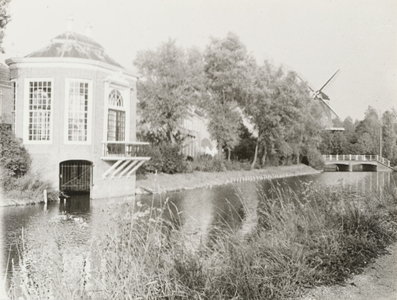 B-1884 De theekoepel van het huis de Griffioen aan de Domburgse watergang te Middelburg