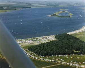 B-1917III Gezicht op het recreatiegebied Oranjeplaat aan het Veerse meer