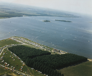 B-1917IV Gezicht op het recreatiegebied Oranjeplaat aan het Veerse meer