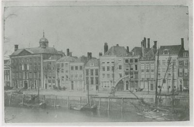 B-1931 Gezicht op de Rotterdamse kaai, met het Oostindisch huis (Entrepot) en de nieuwe kraan te Middelburg