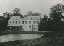 B-609 Achterzijde van het huis op de buitenplaats Veldzicht te Middelburg