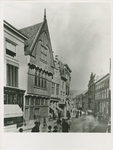 B-772 De Lange Delft met houten gotische gevel te Middelburg. Deze gevel bevindt zich thans aan de zijgevel aan de ...