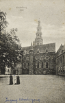P-100 Middelburg Abdij. Gezicht op het abdijplein van Middelburg met het pandhof en daarachter de abijtoren, aan de ...