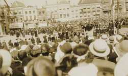 P-1159 Het openluchtspel op de Grote Markt te Middelburg, ter gelegenheid van de herdenking van de overgave van ...