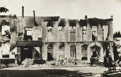 P-1456 Middelburg - Sint Joris. Het verwoeste gebouw van de sociëteit Sint Joris aan de Balans te Middelburg.