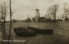 P-1548 Middelburg. Poelendaelesingel.. Gezicht op de ondergelopen Poelendaelesingel te Middelburg tijdens de inundatie, ...
