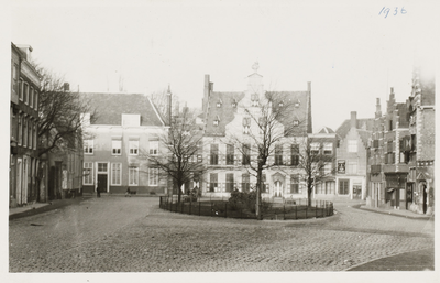 P-186 Gezicht op de Balans met fontein te Middelburg. Op de achtergrond de Sint Jorisdoelen.