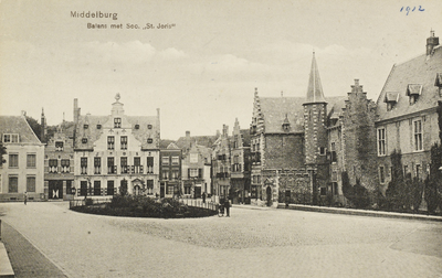 P-195 Middelburg Balans met Soc. St. Joris . Gezicht op de Balans te Middelburg met op de achtergrond de Sint ...