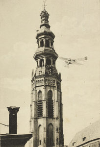 P-507 Vlucht van J. van Bussel om de Lange jan te Middelburg, 28 juli 1911.. Een getekend vliegtuigje cirkelt om de ...