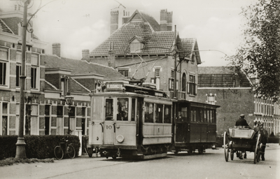 P-533 Tram naar Vlissingen voor 1940. De tram Middelburg - Vlissingen op de Vlissingsesingel te Middelburg.