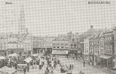 P-575 Markt. Middelburg.. Gezicht op de markt op de Grote Markt te Middelburg met op de achtergrond de abdijtoren.