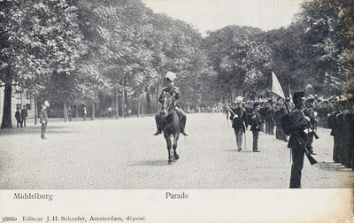 P-656A Middelburg Parade. Militaire parade op het Molenwater te Middelburg.