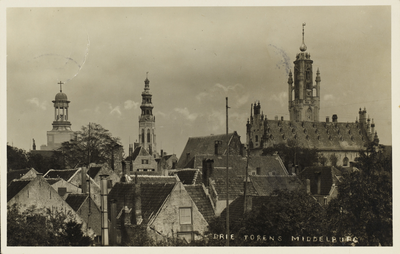 P-745 Drie torens Middelburg. Gezicht op de toren van de R.K.-kerk, de abdijtoren en het stadhuis te Middelburg.