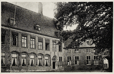 P-85 Middelburg - Abdij - Gouverneurshuis.. Gezicht op het abdijplein te Middelburg met de ambtswoning van de ...