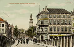 P-970 Middelburg. Brug naar de Stad.. Gezicht op de Stationsstraat te Middelburg vanaf de Stationsbrug met rechts Hotel ...