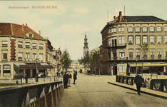 P-972 Stationstraat. Middelburg.. Gezicht op de Stationsstraat te Middelburg vanaf de Stationsbrug met rechts Hotel Du ...