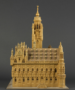 125 Eikenhouten miniatuur model van het Middelburgse stadhuis
