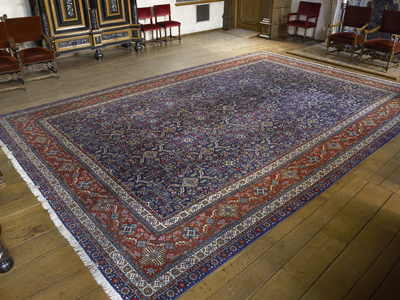 127 Handgeknoopt Oosters tapijt met floraal gestileerd decor en donkerblauw fond