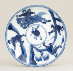 88 Zes Chinees blauw porseleinen kommetjes en vijf schoteltjes, met decor van 'Joosje te paard', in het plat een voetsoldaat