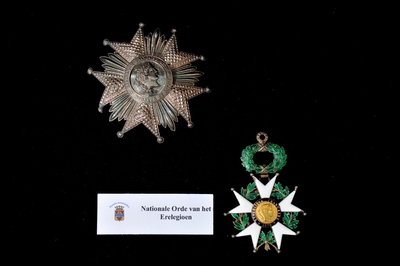 61 Medaille Legioen van Eer. De Ordre national de la Légion d'honneur (nationale orde van het Erelegioen) is een Franse ...