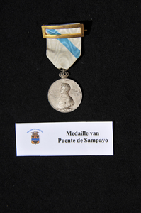 65 Medaille van Puente de Sampayo. Op deze medaille, van Puente De Sampayo 1809, staat aan de voorzijde de buste van ...