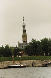 1218 Gezicht op het Stadhuis te Veere vanaf het Veersemeer