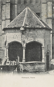 1796 Waterput, Veere. De cisterne te Veere, tegenover de Grote kerk