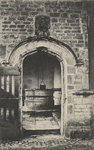 1798 Veere, Waterfontein.. Een doorkijkje in de cisterne te Veere