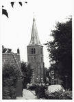 2240 De toren van de Nederlandse Hervormde kerk te Domburg, gezien door de Jan Tooropstraat