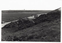 2366 Verbetering van de Westkappelse zeedijk, met bord van het waterschap Walcheren en de aannemers