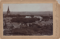 2408 Gezicht op een deel van het dorp Domburg met toren Nederlandse hervormde kerk en de molen, vanaf het duin