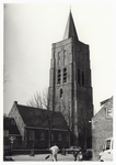 2431 De Nederlandse hervormde kerk met toren te Oostkapelle