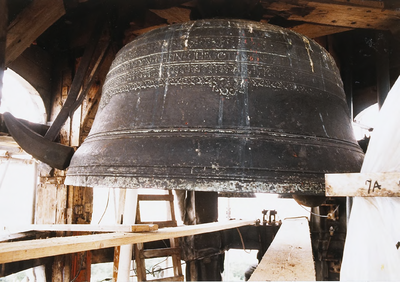 257 Een klok met hamer van het carillon van het Stadhuis te Veere tijdens de restauratie