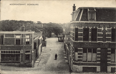 2582 Noordstraat, Domburg. Gezicht op de Noordstraat te Domburg met rechts Huis ter Duin