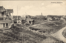 2637 Domburg, Panorama. Villa's in de duinen te Domburg met op de achtergrond de toren van de Nederlandse Hervormde kerk