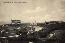 2645 Panorama van af het Badhôtel, Domburg. Gezicht op villa's en het Strandhotel in de duinen te Domburg vanaf het Badhotel