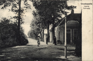 2818 Oostkapelle Ingang Duinweg. Gezicht op de Duinweg te Oostkapelle