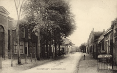 2861 Dorpstraat, Oostkapelle. Gezicht op de Dorpstraat te Oostkapelle