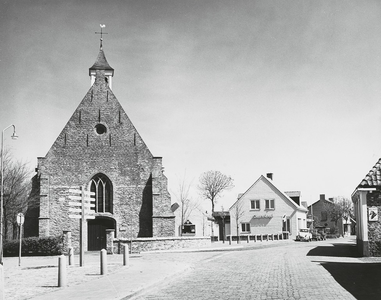 547 De Dorpsdijk en de Nederlandse Hervormde kerk te Vrouwenpolder