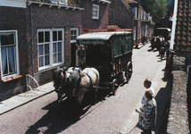 615 Verhuiswagen van Vandergolen tijdens de Palm Trekparade Brussel-Amsterdam 1996 te Veere
