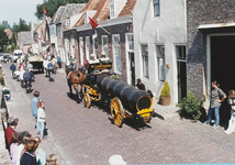 617 Wagen met biervaten van De Landtheer brouwerij tijdens de Palm Trekparade Brussel-Amsterdam 1996 te Veere