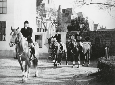 641 Ruiters te paard tijdens de viering van de bevrijding van Veere door de watergeuzen in 1572