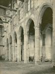 1092a Het interieur van de Grote Kerk te Veere na verwijdering van de houten vloeren en herstel van de pilaren