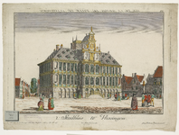 1240 't Stadhuis te Vlissingen. Gezicht op het stadhuis van Vlissingen met omringende straten, en voorbijgangers, ...