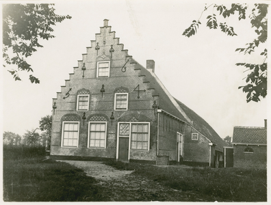 1667 Gezicht op de voorgevel van de hofstede de Beyster (1664) te Wolphaartsdijk, afgebroken in 1926