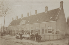 1847 Het gasthuis of diaconiehuis van de Nederduits-Hervormde gemeente aan de noordzijde van de Sint Joostdijk te ...