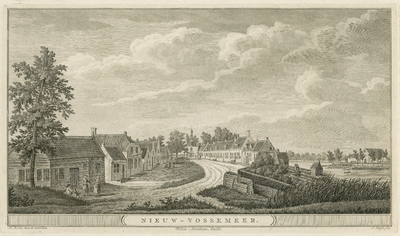 2018 Nieuw-Vossemeer. Gezicht in het dorp Nieuw-Vossemeer, sinds 1809 Noord-Brabant, met op de achtergrond het raadhuis